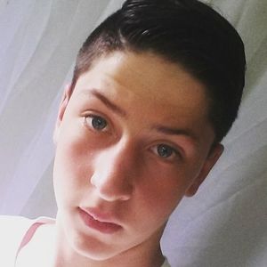 Meet your Posher, Devan